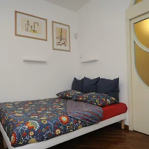 Jean Carlos House In The Old Town , Naples Italy